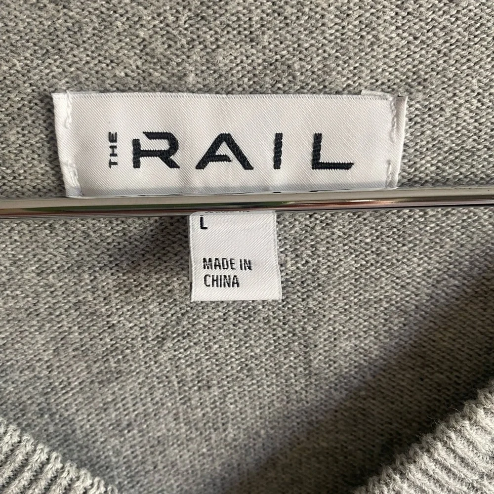 The Rail Sweater Mens L Gray V Neck 3 Button Preppy Academia Cotton‎